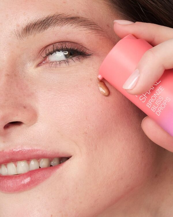 Gouttes bronzantes KIKO Milano visage hydratation effet doré-4